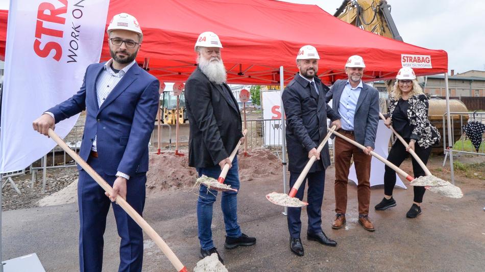 Plzeň začala stavět na Světovaru parkovací dům pro 433 aut za 198 milionů Kč