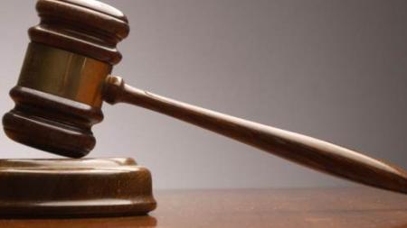 Krajský soud v Plzni poslal ženu za smrt novorozeného syna na šest let do vězení