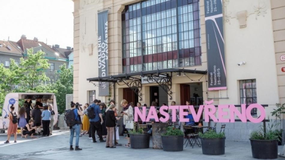 NASTEVŘENO – festival nového divadla a performance proběhne v Plzni na přelomu května a června