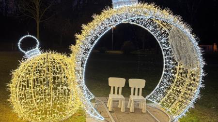 Plzeňané si mohou dopřát hezké fotografie u nového fotopointu. Rozzářil park Homolka na Slovanech