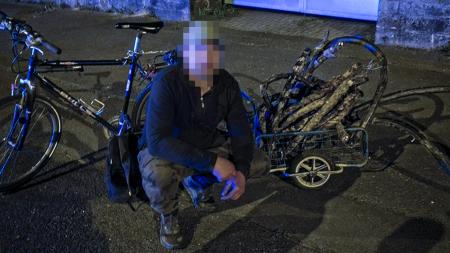 Plná kárka kabelů muži štěstí nepřinesla