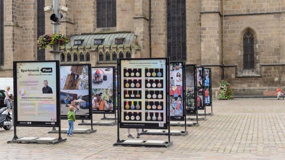 Výstava na náměstí Republiky se ohlíží za deseti lety Sportmanie