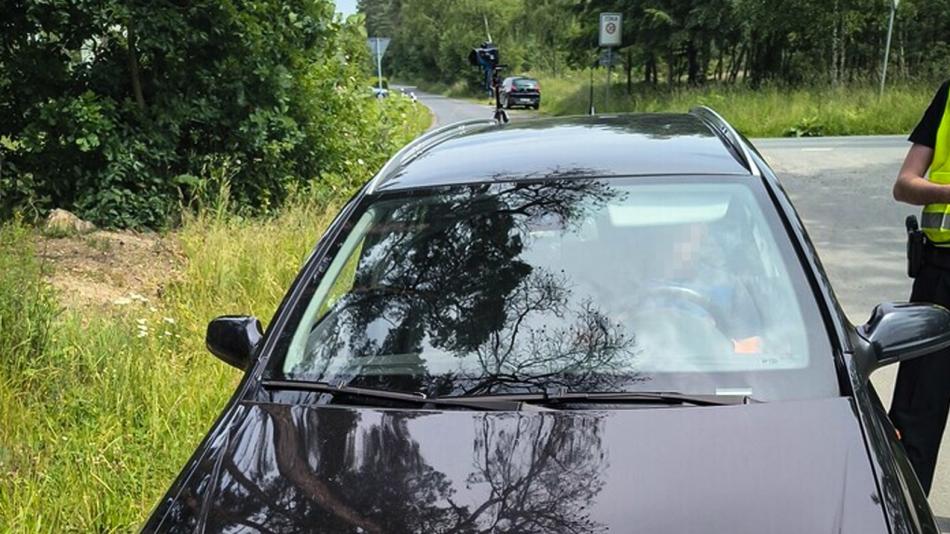 Projel se stodvacítkou na padesátce, teď bude chodit pěšky