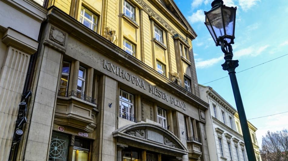 Plzeňská knihovna nabízí i půjčení her, v létě zatím vedou únikové hry