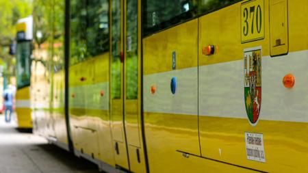 Dopravní podniky v Plzni mění podmínky pro bezplatnou přepravu Ukrajinců ve vozech MHD