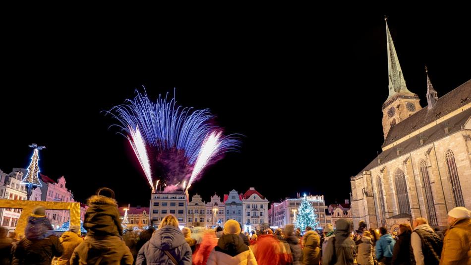 Plzeňský centrální obvod přivítá nový rok tichým ohňostrojem a písněmi skupiny ABBA