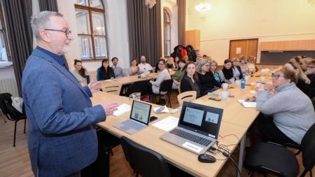 Důležité je vedení školy, říká František Halada na svých seminářích