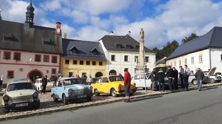 Severním Plzeňskem se v neděli nesla vůně benzínu