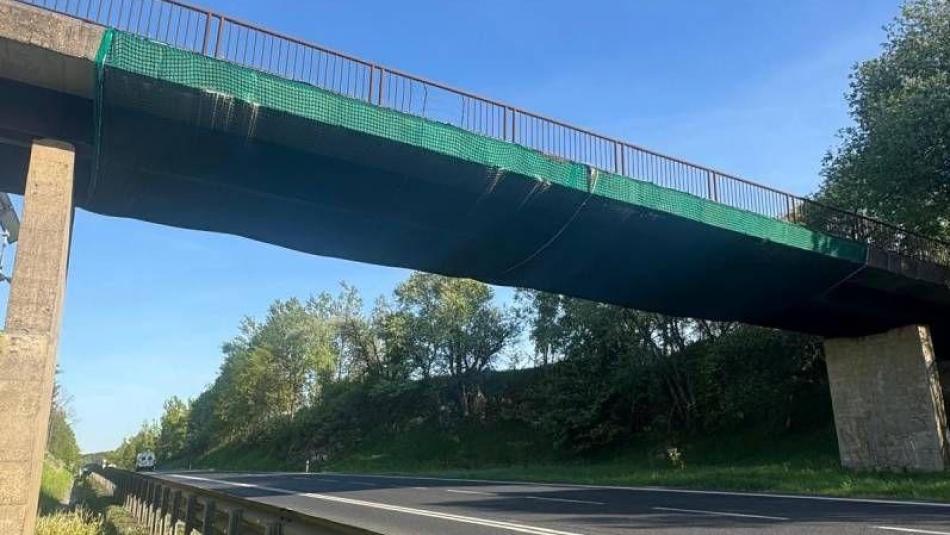 Karlovarský kraj řeší stav mostu u Žalmanova, provoz pod nim zůstává bez omezení