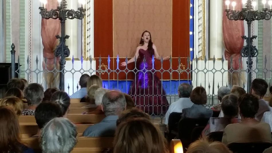 Starou synagogou se nesly krásné operetní a muzikálové písně
