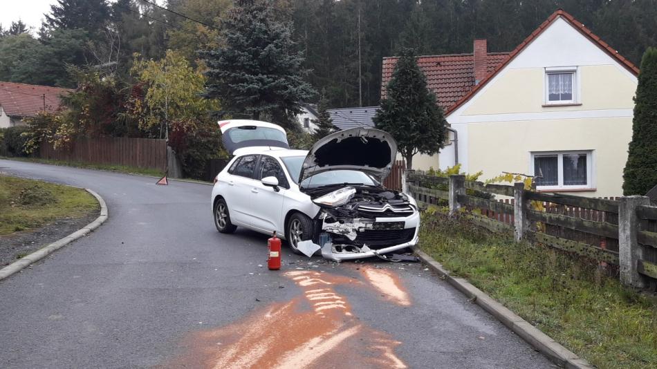 V Horní Kamenici se střetla dvě osobní vozidla