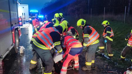 Aktualizováno: Vážná nehoda na přivaděči u Plzně, jeden mrtvý, dva zranění!