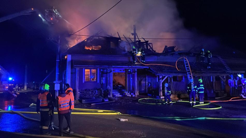 VIDEO: V Soběsukách hořel vyhlášený penzion s restaurací!