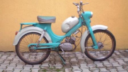 Z garáže zmizely dva historické motocykly