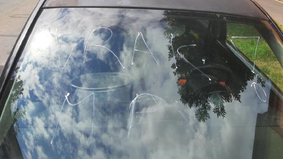 Krádež v baru i vandalismus na zaparkovaném voze aneb jak být snadno okraden