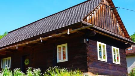 Lidovou stavbou roku se stala „vyléčená“ valašská chalupa v Lužné