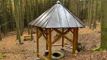 Turisté z Domažlic na zimu opět uzamknou Českou studánku