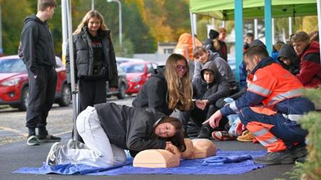 Od záchrany života po chemické pokusy: Den FAST HEROES bavil i vzdělával