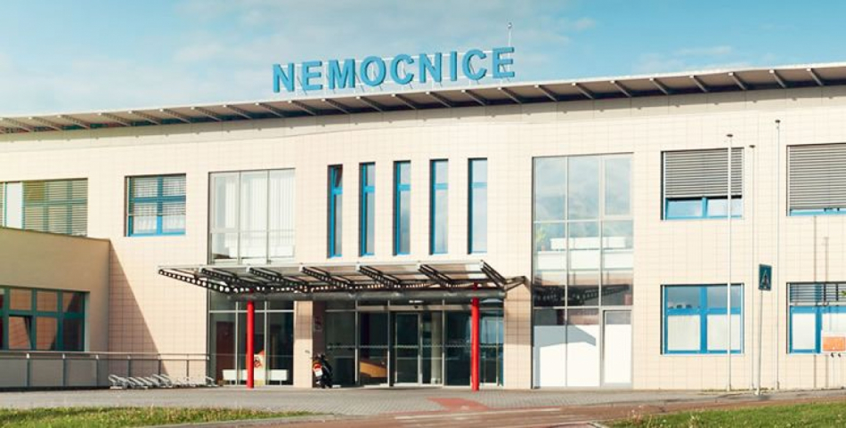 Nemocnice Plzeňského kraje ukončují centrální třídění pacientů. Pacienti vyplní dotazník