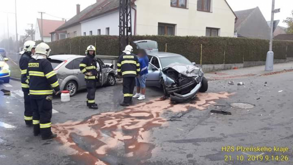 Při nehodě na Klatovsku se zranily čtyři osoby