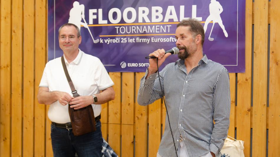 Na Prokopávce se uskutečnil florbalový turnaj firem pod taktovkou firmy Eurosoftware. Turnaj v nové hale odstartoval Jan Řehula