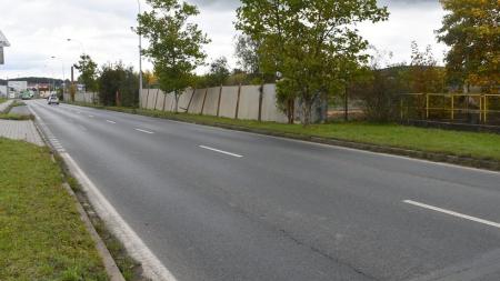 Na Jateční ulici chyběla část cyklostezky, město začalo s jejím dokončením