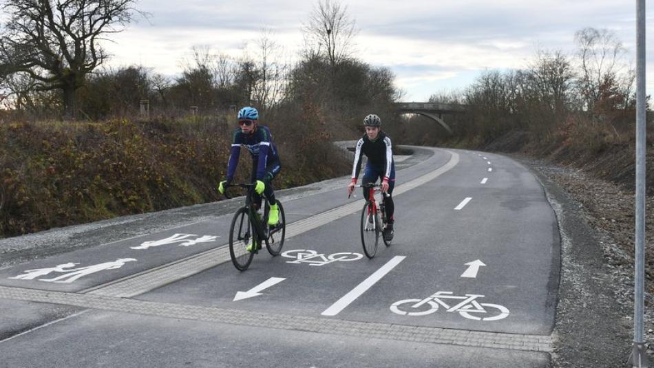 Cyklisté mohou využít další části mezi Plzní a Chrástem