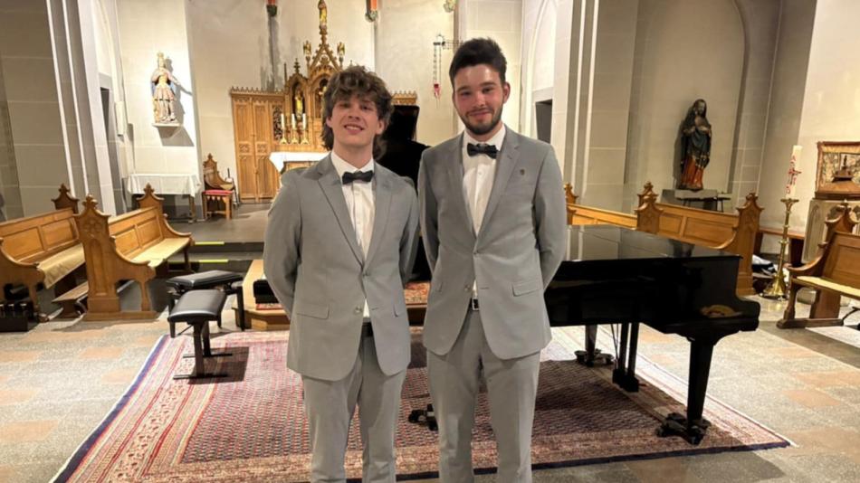 Nejlepší klavírní duo je z Plzně! ZUŠ Chválenická slaví obrovský úspěch svých žáků