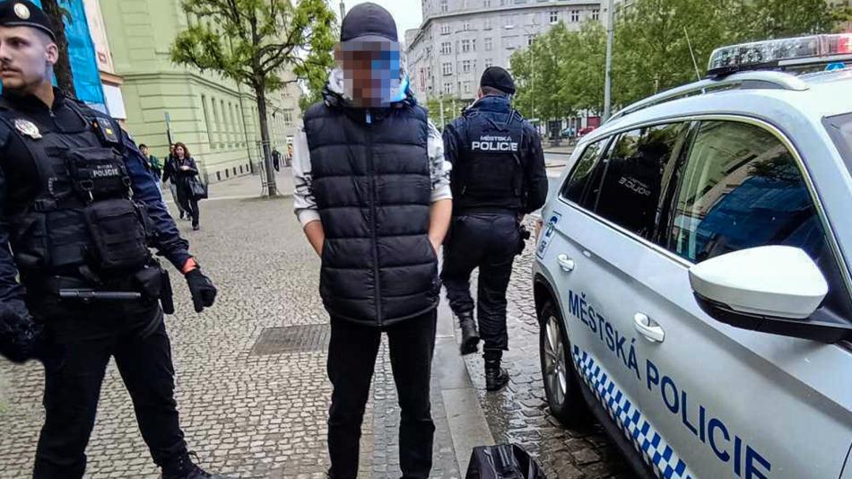 „Šlofík“ na zamčené toaletě vyšel muže draho