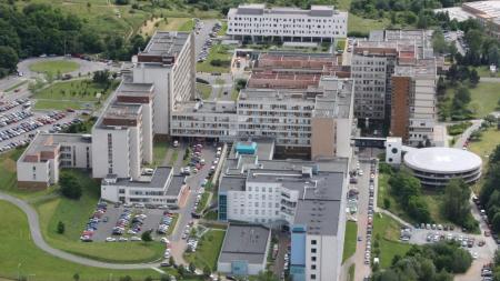 FN Plzeň bude mít všechny kliniky na Lochotíně, soustředí se na stavbu chirurgie