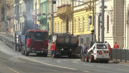 V Plzni běží naplno oprava Klatovské třídy, která komplikuje dopravu.