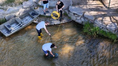 Podvodní dron zkoumal rostliny v Seneckém rybníce, potvrdil výskyt vodní masožravé rostliny