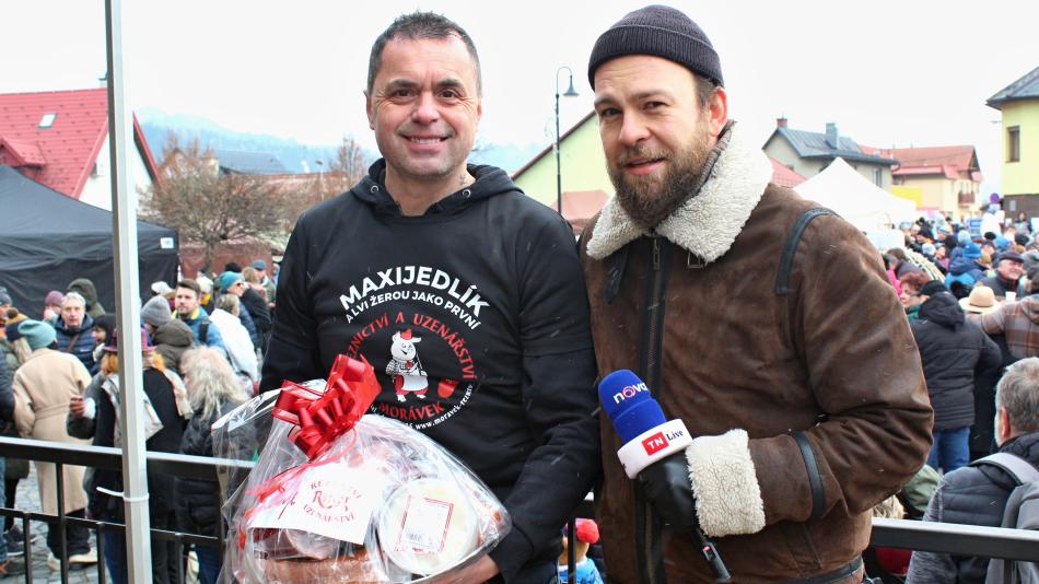 Maxijedlík na Kateřinském jarmarku v Hovězí. Pohled reportéra TV Nova