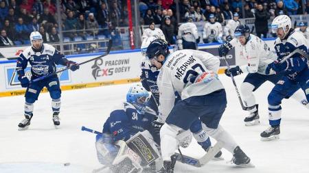 Hokejisté Plzně vydřeli bod na ledě Komety