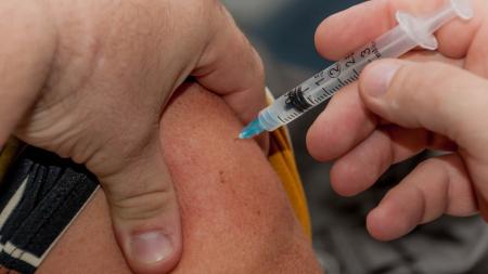 Blíží se očkování pro &quot;odmítače&quot;. Brzy se spustí registrace!