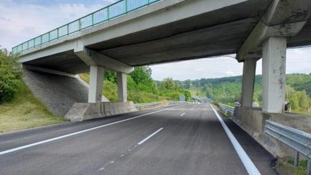 Oprava úseku dálnice D6 mezi Sokolovem a Karlovými Vary skončila