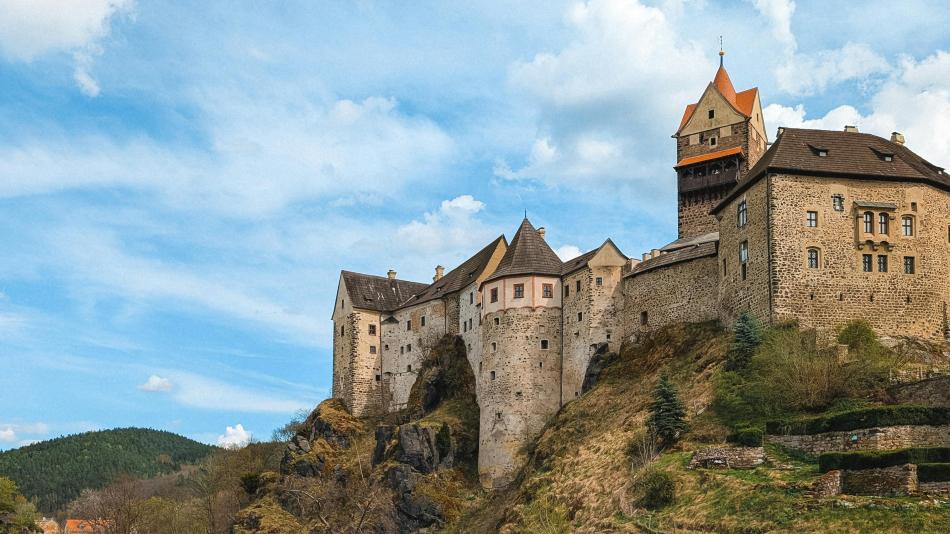 Hrad Loket zve na noční prohlídku i dobrodružnou hru