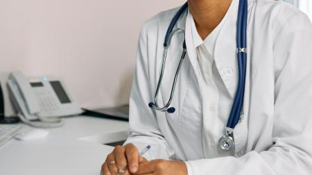 Bezplatné praxe pro mediky: Karlovarský kraj chce víc lékařů pro děti i dospělé