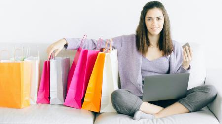 Slevy a nakupování na internetu – jaká je cena za pohodlí?