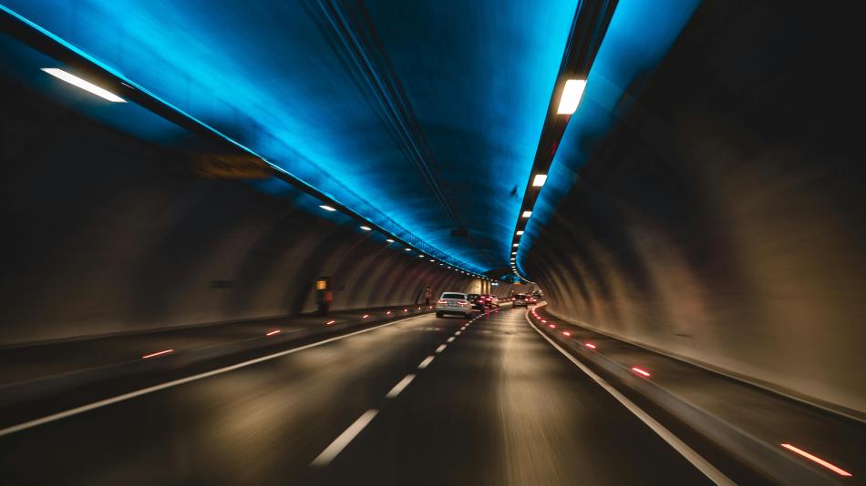 Konec kolon v Karlových Varech? Průtah má nahradit nový tunel pod městem