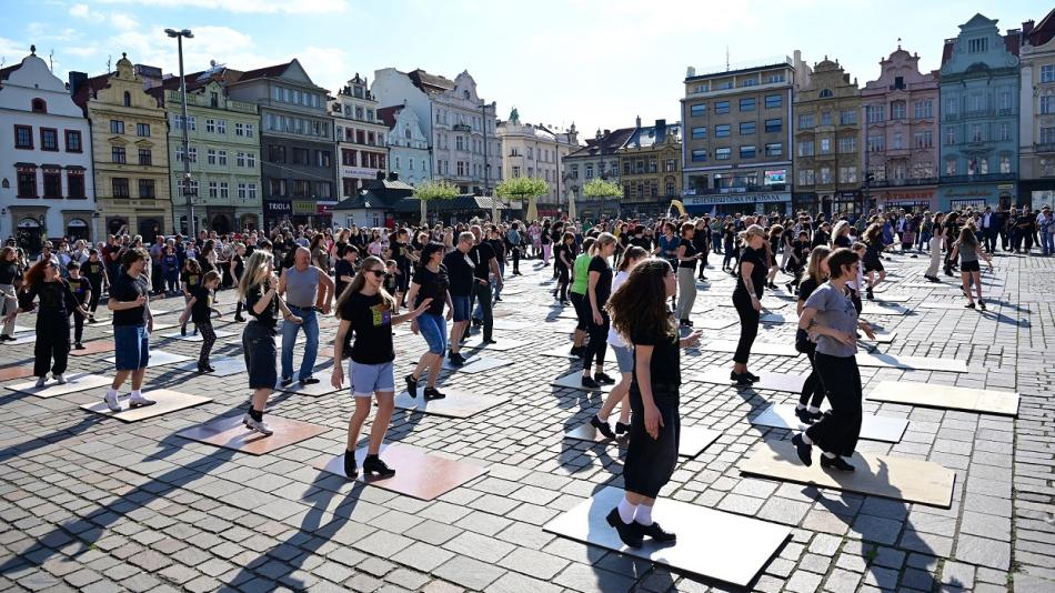 Plzeňský festival stepu je tady! Odstartují ho stepaři společnou choreografií na náměstí Republiky
