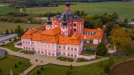 K barokní památce v Mariánské Týnici by mohly jezdit vlaky