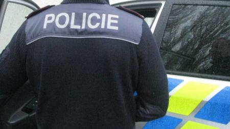 Policisté prošetřují střelbu na dopravní značení, muž zatím obviněn nebyl