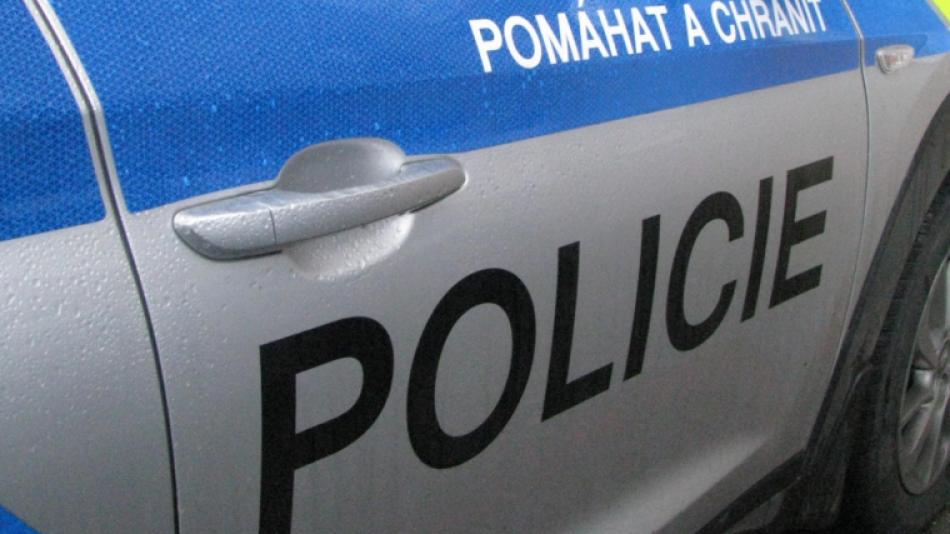 Mladík odcizil vozidlo, pak s ním naboural. Neváhal a ukradl další