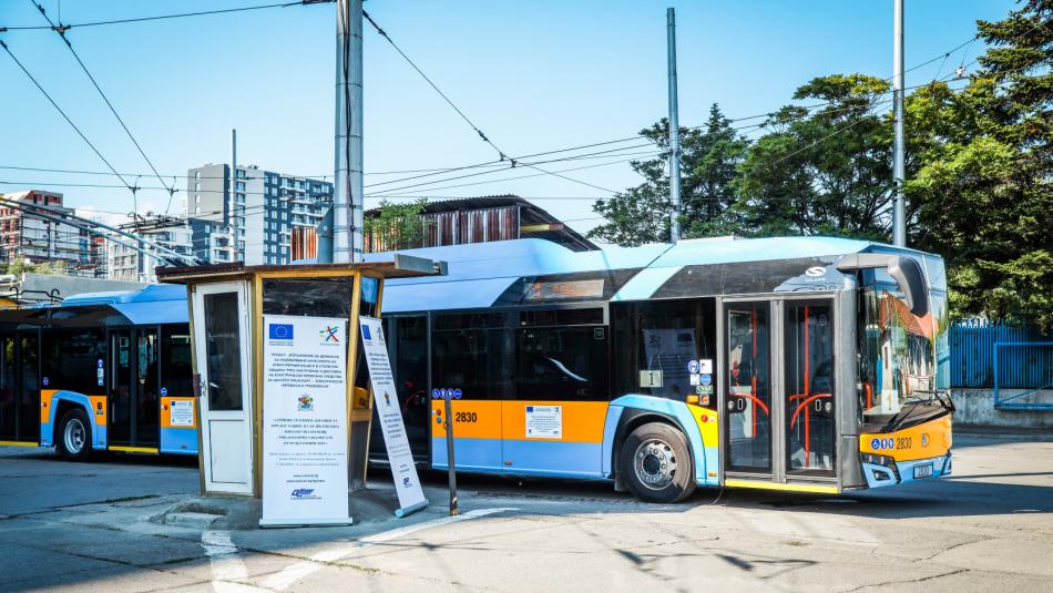Trolejbusy z Plzně už jezdí v bulharské metropoli, po Sofii vozí cestující třicet nových strojů