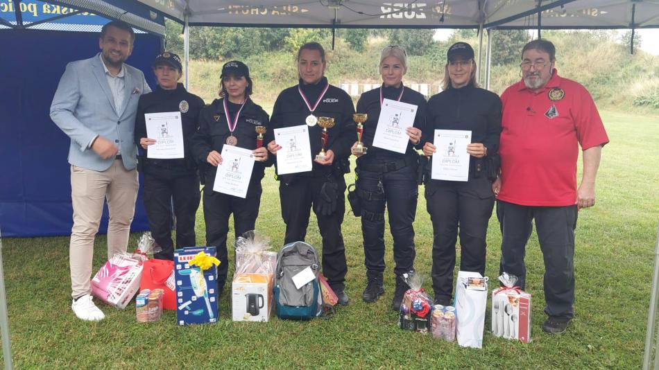 Radost pro Plzeň! Strážníci uspěli ve střelecké soutěži
