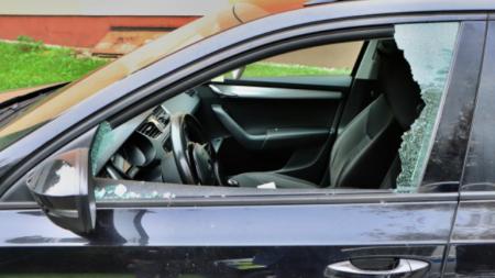 Auto není trezor, varují policisté. V Plzni řádí vykradači vozidel