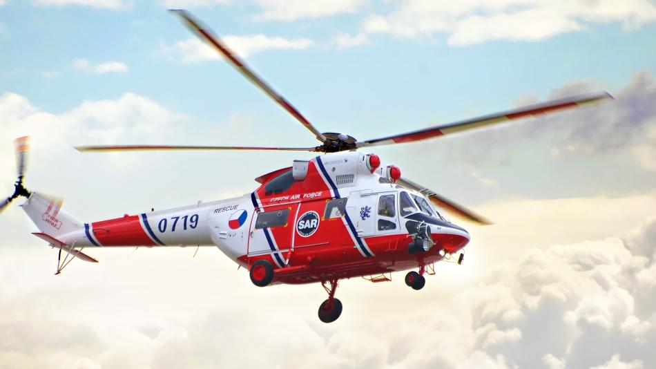 Vážná nehoda na Rokycansku: Tři zranění, pro ženu letěl vrtulník