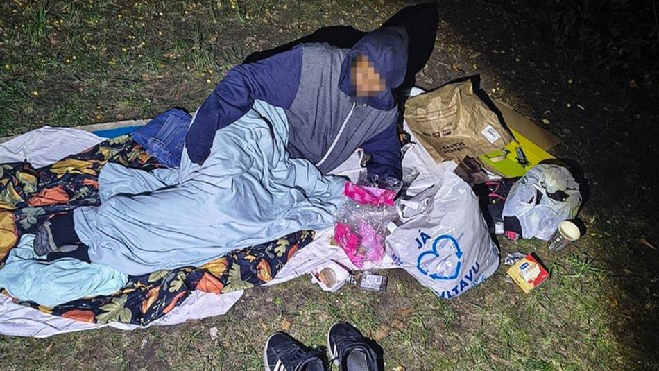 Strážníci vypátrali za pátek a sobotu hned čtyři osoby v hledáčku policie