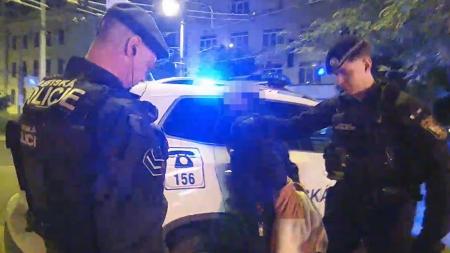 Nezkrotný agresor, aneb Noční zábava skončila pouty, cestou na záchytku a též u státní policie